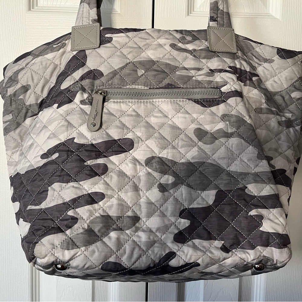 Puppie Love Gray Camo Quilted Bag - Picture 4 of 5